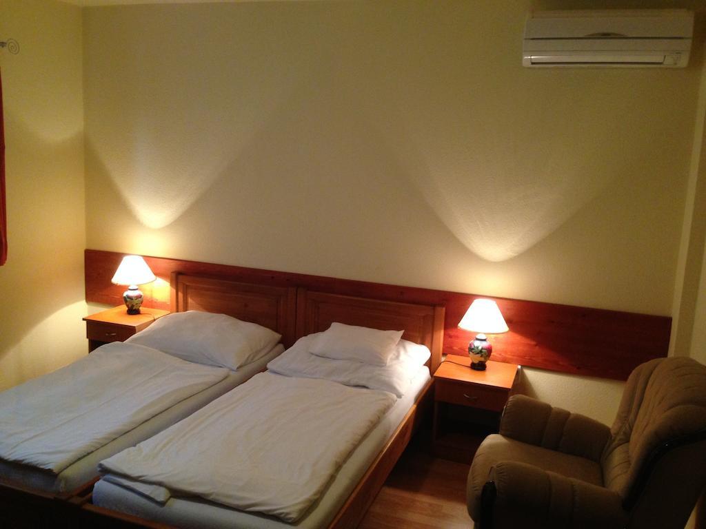 Juhasz Fogado Bed & Breakfast Fonyód Rom bilde