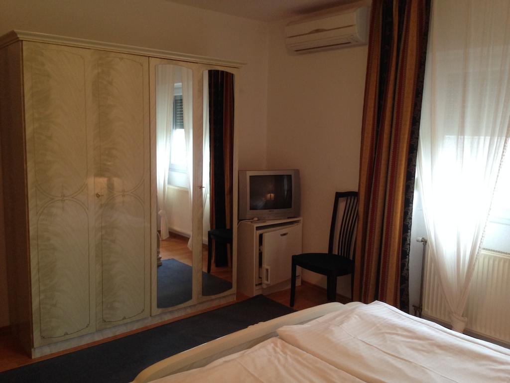 Juhasz Fogado Bed & Breakfast Fonyód Rom bilde